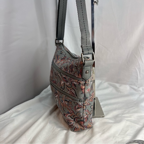 SAKROOTS Women's Basic Crossbody Bag - Picture 3 of 13
